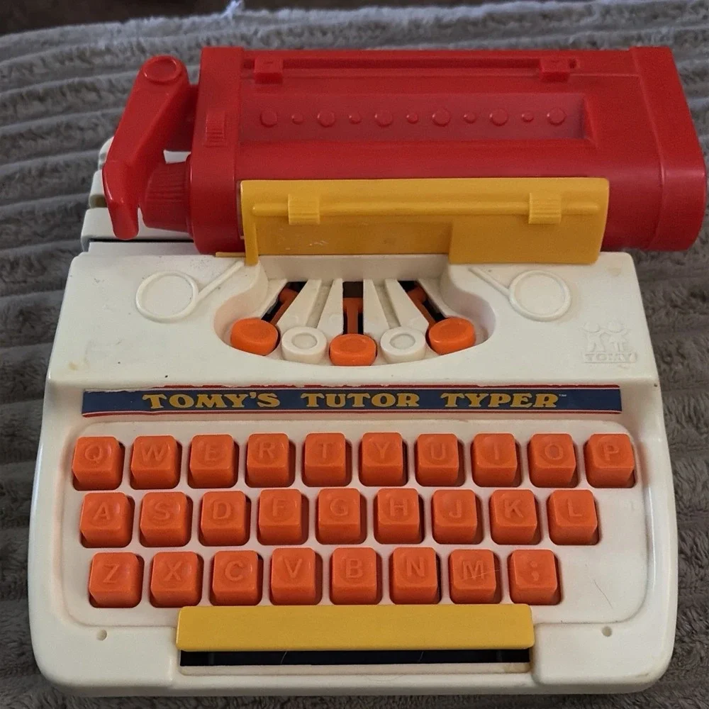 Tomy's Tutor Typer Typewriter Plastic Toy Works TOMY 1977 Vintage TESTED WORKS